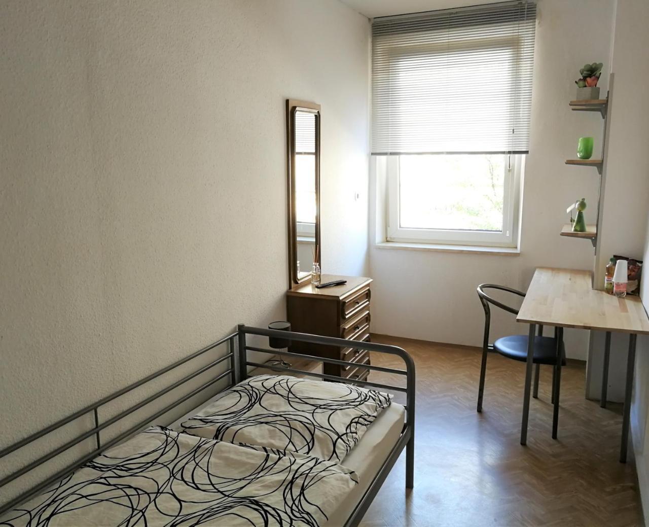 Privatzimmer Furth Zentrum Bagian luar foto